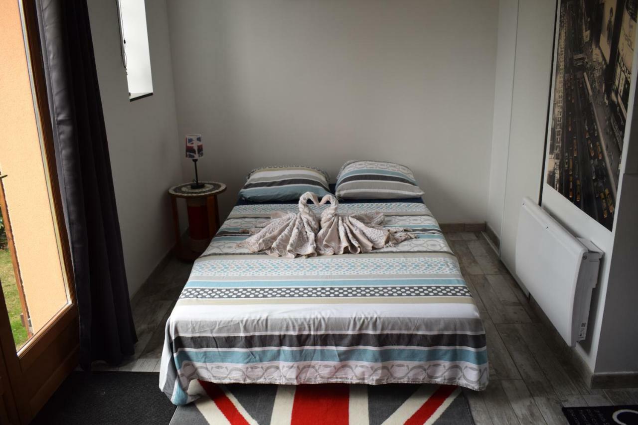 Studio London & Studio Chalet Pannes  Экстерьер фото