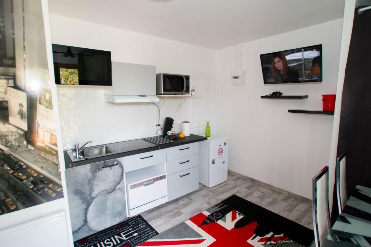 Studio London & Studio Chalet Pannes  Экстерьер фото